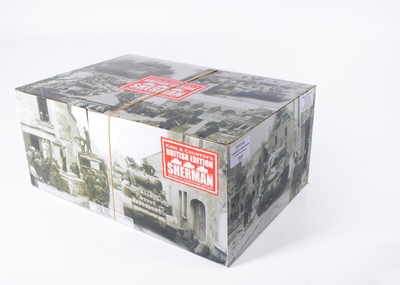 Lot 707 - King & Country D Day '44 Series boxed British Special Limited Edition Sherman tank, 13th/18th Royal Hussars
