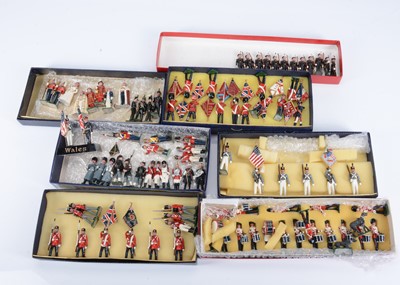 Lot 726 - Various figures by Blenheim Models of Wales comprising QEII Coronation set (7), Irish Guards Bandsmen drummers (14) - many arms detached but present, Wolfhound mascot (2), and handlers (3)