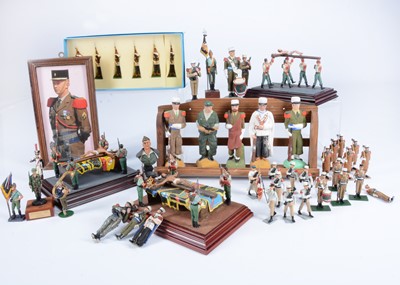 Lot 761 - A lot of French, and Spanish, Foreign Legion figures and vignettes by various makers comprising 'Portando a Cristo'