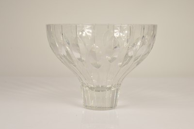 Lot 43 - A Stuart Crystal glass centre piece