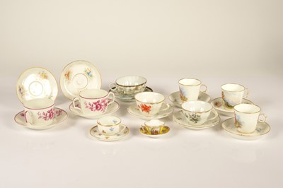Lot 82 - A collection of continental porcelain tea cups and saucers