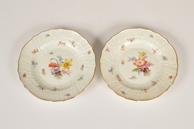 Lot 84 - A pair of Meissen porcelain side plates