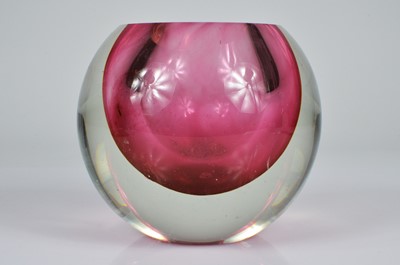 Lot 166 - A large Italian red and colourless glass Sommerso vase