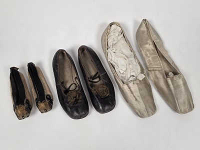 Lot 173 - Three pairs of antique lady's and child's shoes