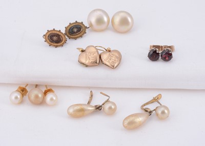 Lot 47 - A pair of gem set earrings with 9 ct scrolls & collection of yellow metal & pearl earrings