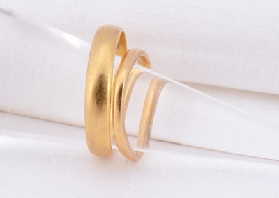Lot 88 - Two 22ct gold wedding bands