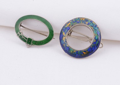 Lot 143 - An Art Deco silver enamel buckle brooch by Arthur Johnson Smith & an enamel scarf ring clip