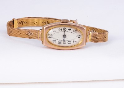 Lot 148 - A early 20th century 9ct gold ladies watch with mesh strap