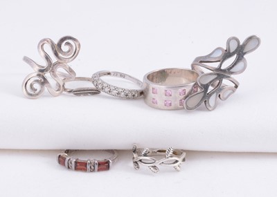 Lot 176 - A collection of seven silver rings