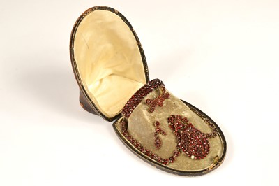 Lot 205 - A antique suite of garnet set jewellery, in fitted box