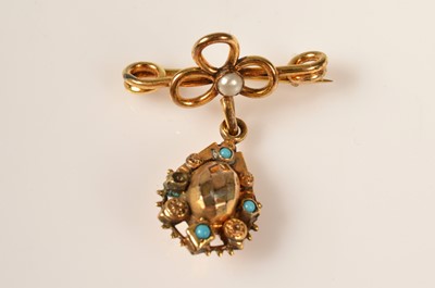 Lot 209 - A gilt metal pearl & turquoise bow bar brooch with teardrop