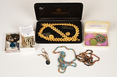 Lot 234 - A collection of costume jewellery & silver jewellery