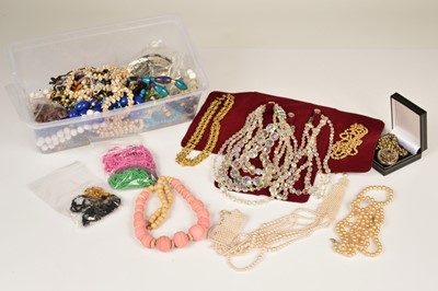 Lot 242 - An collection of costume jeweller including an early 20th century silver plated & mauve paste set oval locket, on a ribbed belcher linked chain