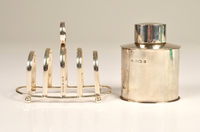 Lot 294 - Two small silver items