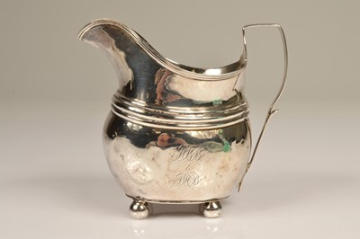 Lot 296 - A George III silver milk jug