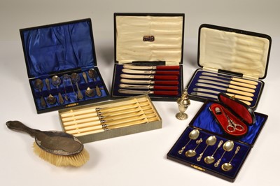 Lot 312 - A small collection of silver and silver plated items