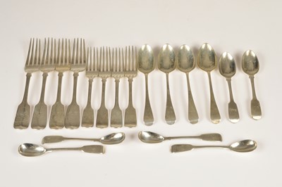 Lot 332 - A collection of Georgian and later silver cutlery