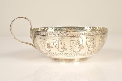 Lot 337 - An Edwardian silver wine cup George Ridley & Nathan Hayes