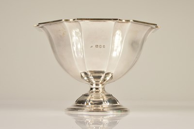 Lot 354 - A George V silver footed bowl