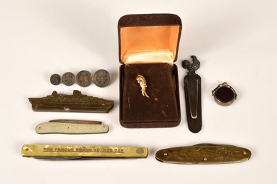 Lot 362 - A small group of collectable items