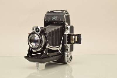Lot 58 - A Zeiss Ikon Super Ikonta 531/2 Folding Camera