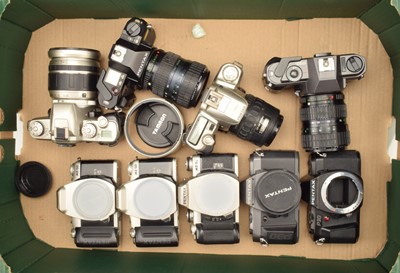 Lot 87 - A Tray of Pentax SLR Cameras