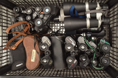Lot 107 - A Tray of Binoculars