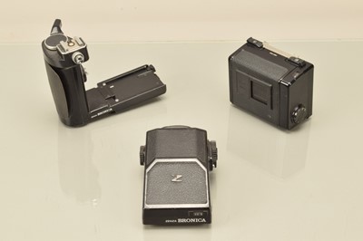 Lot 109 - Zenza Bronica Accessories