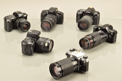 Lot 115 - A Tray of SLR Cameras