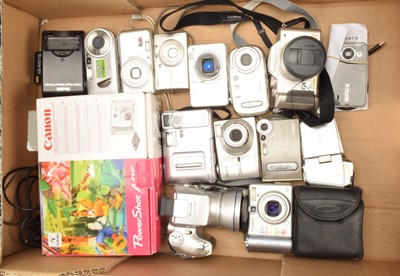 Lot 148 - A Tray of Digital Compact Cameras