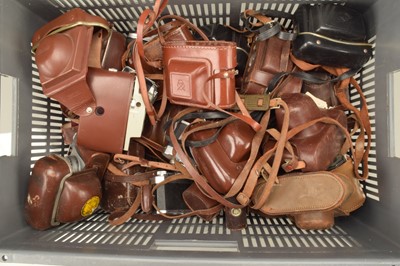 Lot 153 - A Crate of Viewfinder Cameras