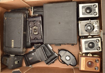 Lot 167 - A Tray of Folding and Box Cameras