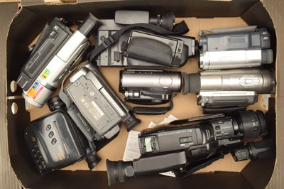 Lot 175 - A Tray of Camcorders