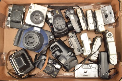 Lot 177 - A Tray of Compact and Other Cameras