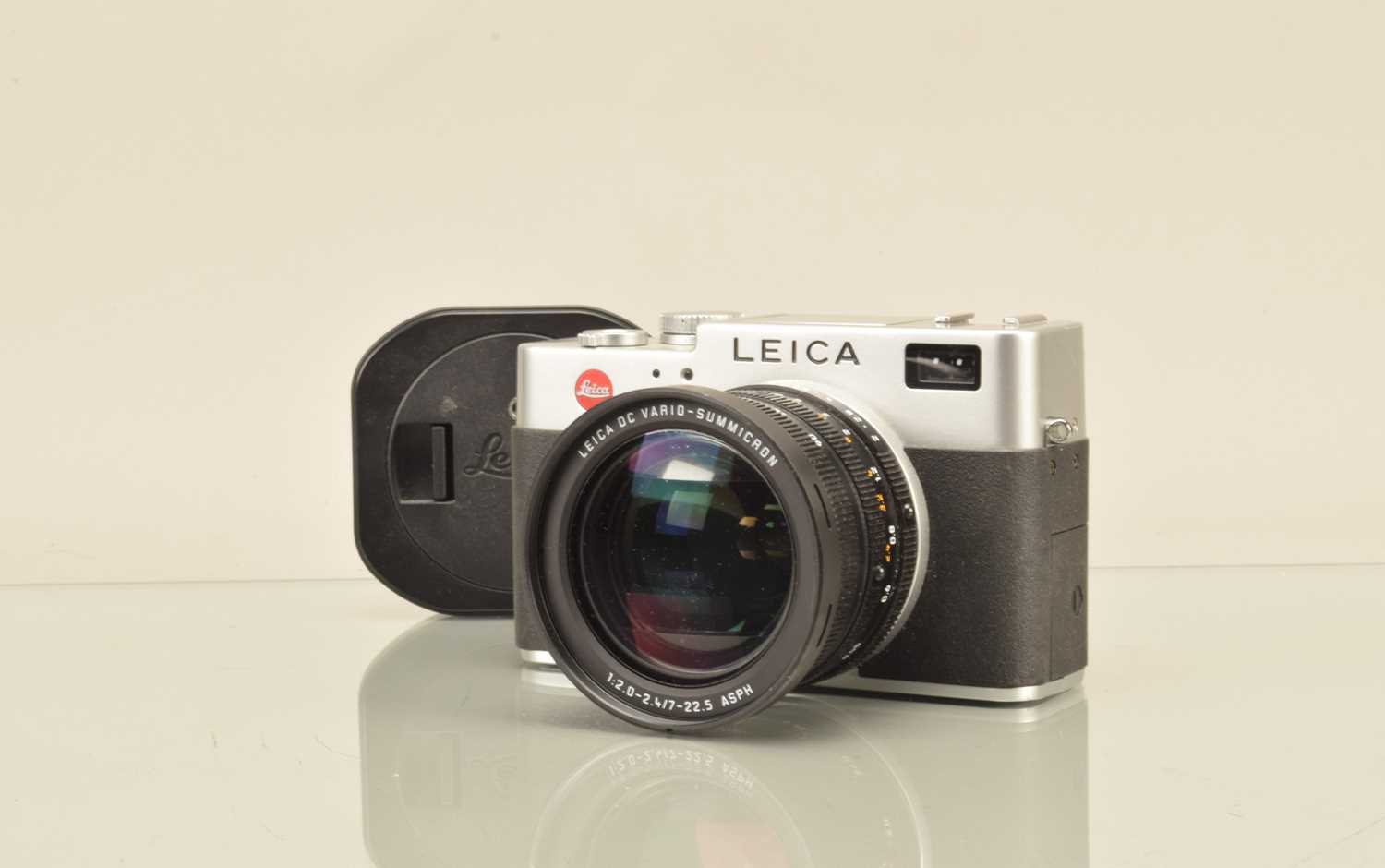 Lot 225 - A Leica Digilux 2 Digital Camera