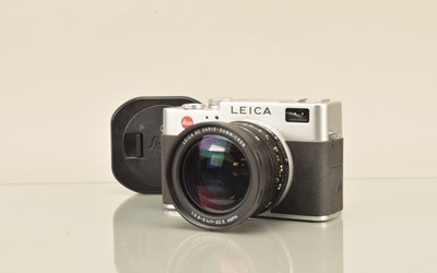 Lot 225 - A Leica Digilux 2 Digital Camera