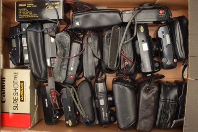 Lot 236 - A Tray of Compact Cameras