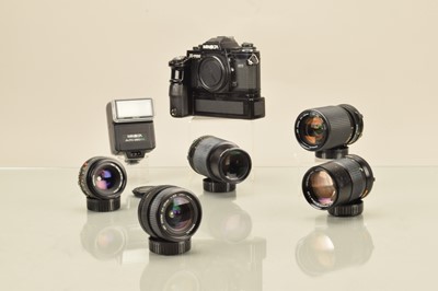 Lot 314 - A Minolta X-700 MPS SLR Camera Outfit