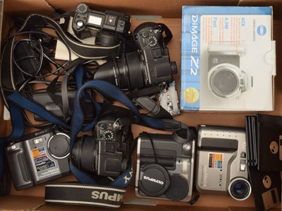 Lot 338 - A Tray of Digital Cameras