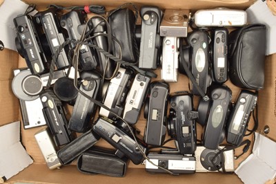 Lot 349 - A Tray of Compact Cameras