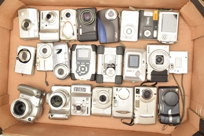 Lot 352 - A Tray of Digital Compact Cameras