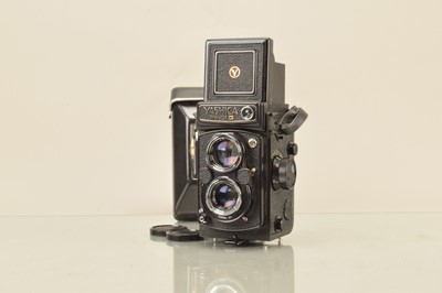 Lot 372 - A Yashica Mat 124 G TLR Camera