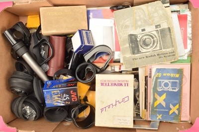 Lot 378 - A Tray of Camera Related Accessories