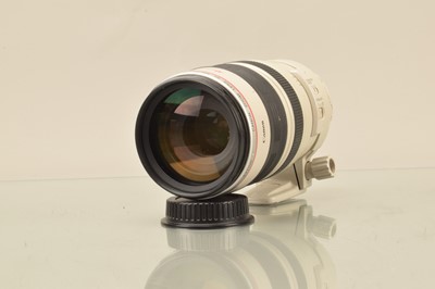 Lot 382 - A Canon EF 100-400mm f/4.5-5.6 L IS Ultrasonic Lens