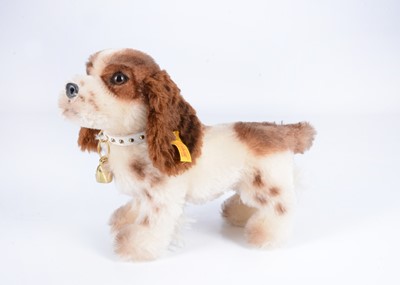 Lot 35 - A Steiff yellow tag Lupi Spaniel dog