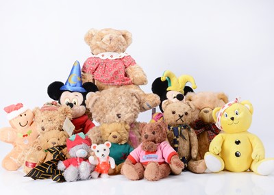 Lot 52 - A large selection of manufactured and collectors teddy bears