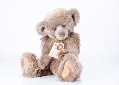 Lot 93 - A limited edition Charlie Bears William III teddy bear