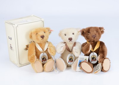 Lot 102 - A Steiff limited edition set of Margarete Steiff 150 Anniversary teddy bears