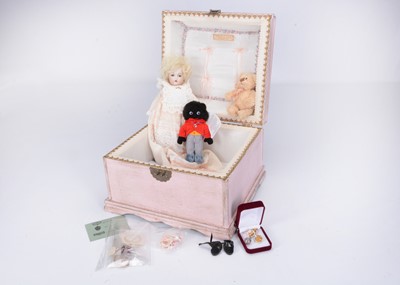 Lot 240 - A Bebe Bru Bte SGDG replica nursing doll