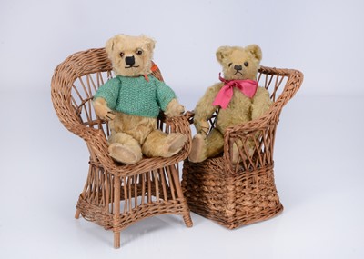 Lot 272 - A 1930s Chiltern type teddy bear